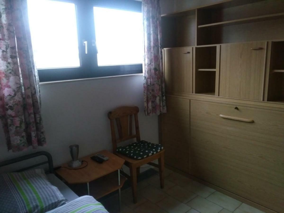 Bea'S Monteurzimmer Seckach Kültér fotó