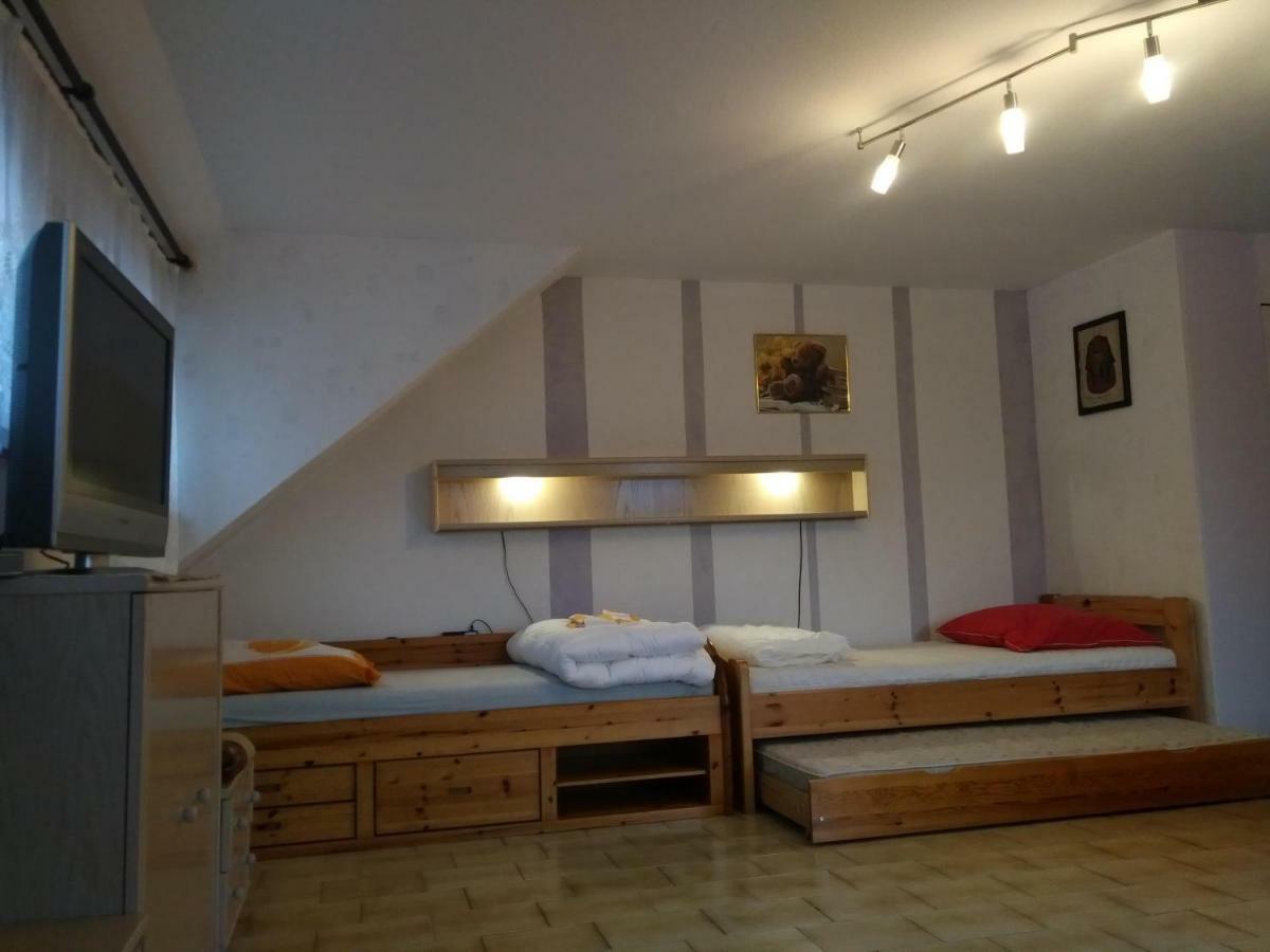 Bea'S Monteurzimmer Seckach Kültér fotó